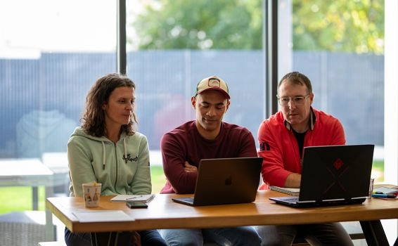 Accompagnement humain et digital des artisans pour la mise en ligne de leurs créations